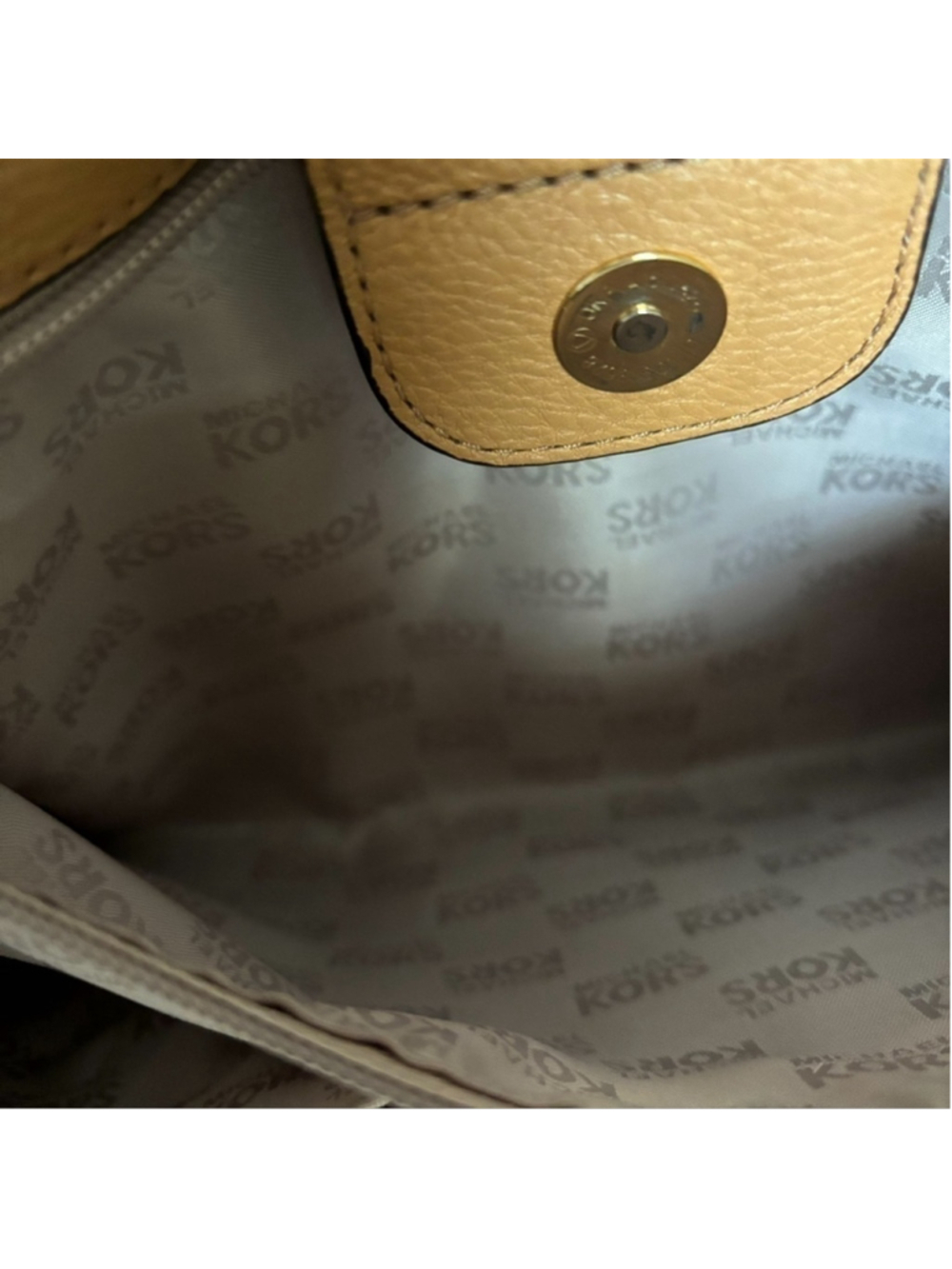 MICHAEL KORS PEBBLED LEATHER SATCHEL IN TAN OR PEANUT WITH MK LOGO EUC - Picture 6 of 8